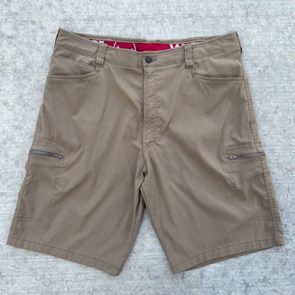 Wrangler ATG Mens Tan Brown Outdoor Cargo Shorts 38 Stretch NW981BI - Picture 1 of 7